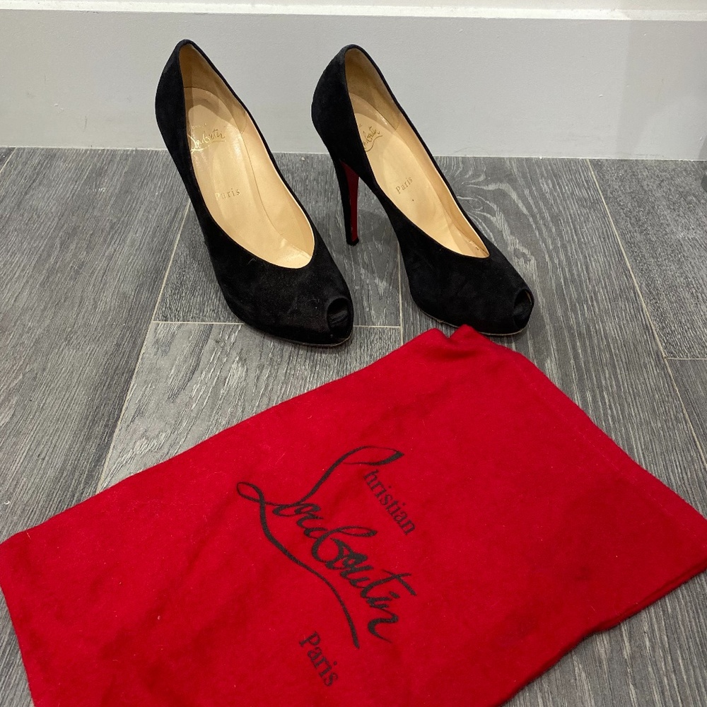 Suede Peektoe Louboutins